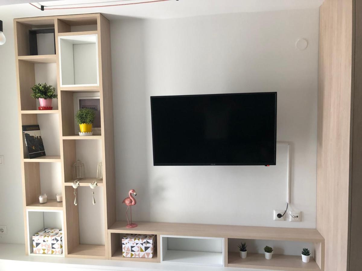 Orfeas Suite Néa Péramos Exterior foto
