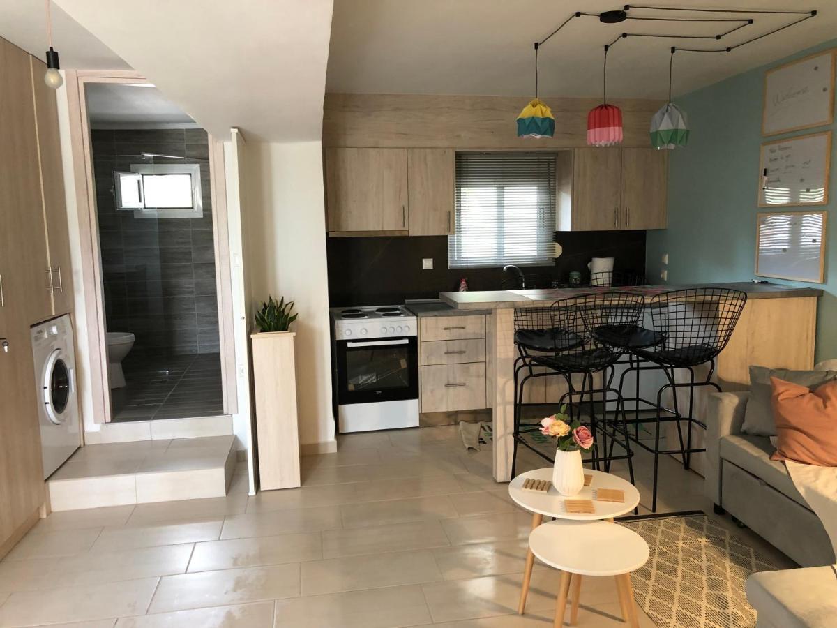 Orfeas Suite Néa Péramos Exterior foto