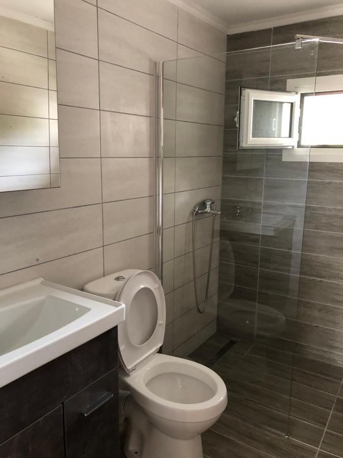 Orfeas Suite Néa Péramos Exterior foto