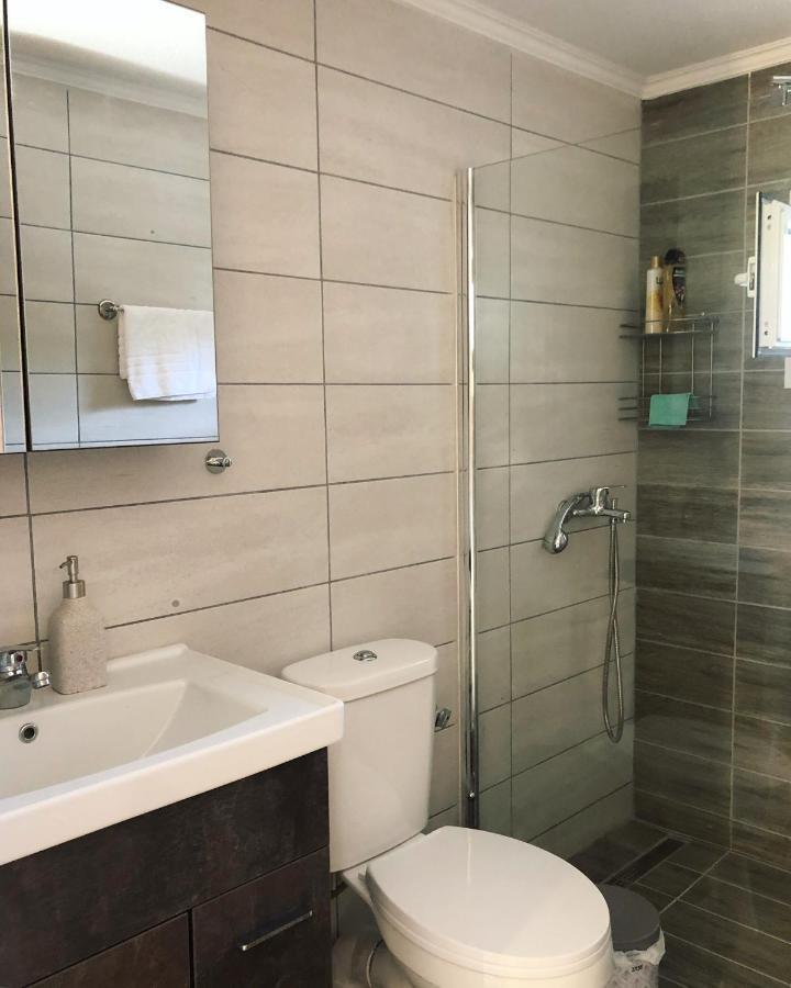 Orfeas Suite Néa Péramos Exterior foto